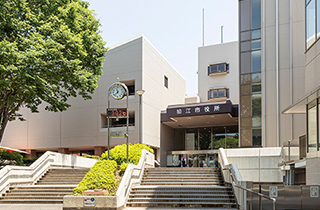 狛江市役所