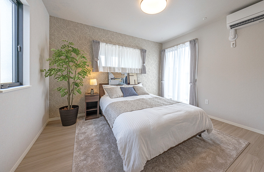 MASTER BEDROOM