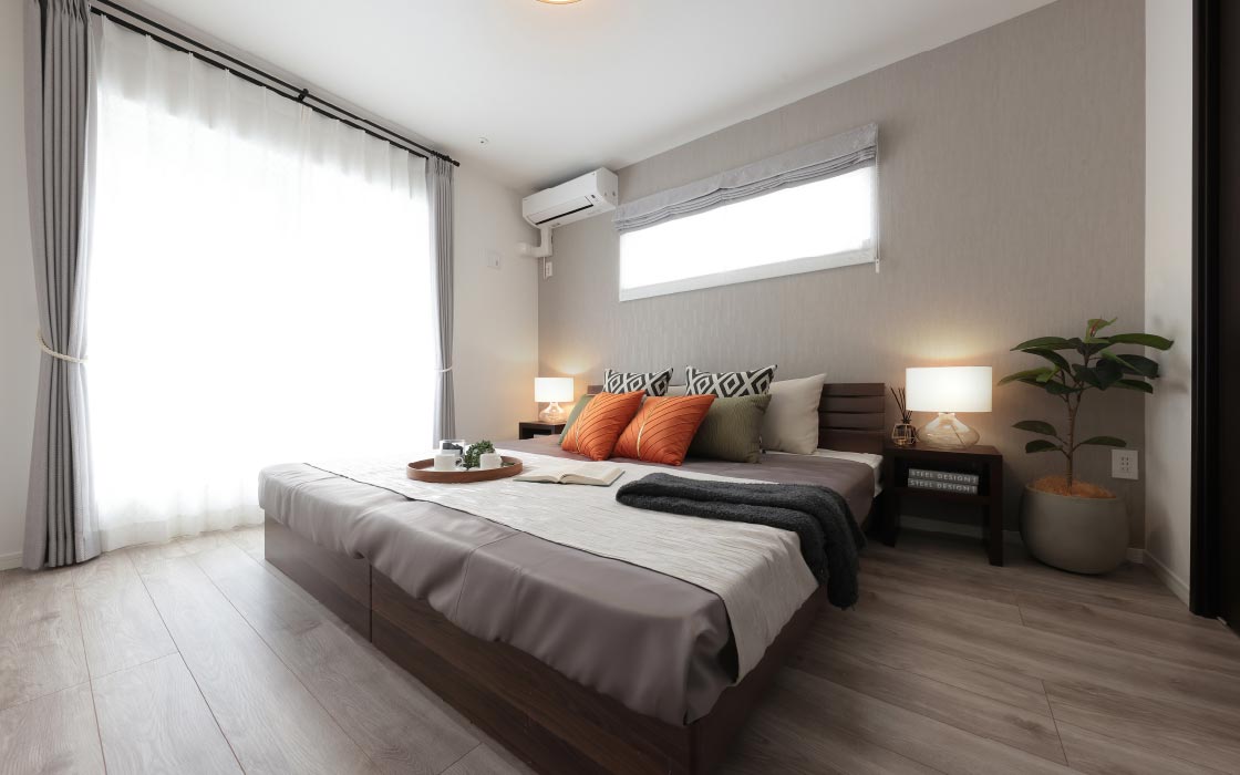MASTER BEDROOM