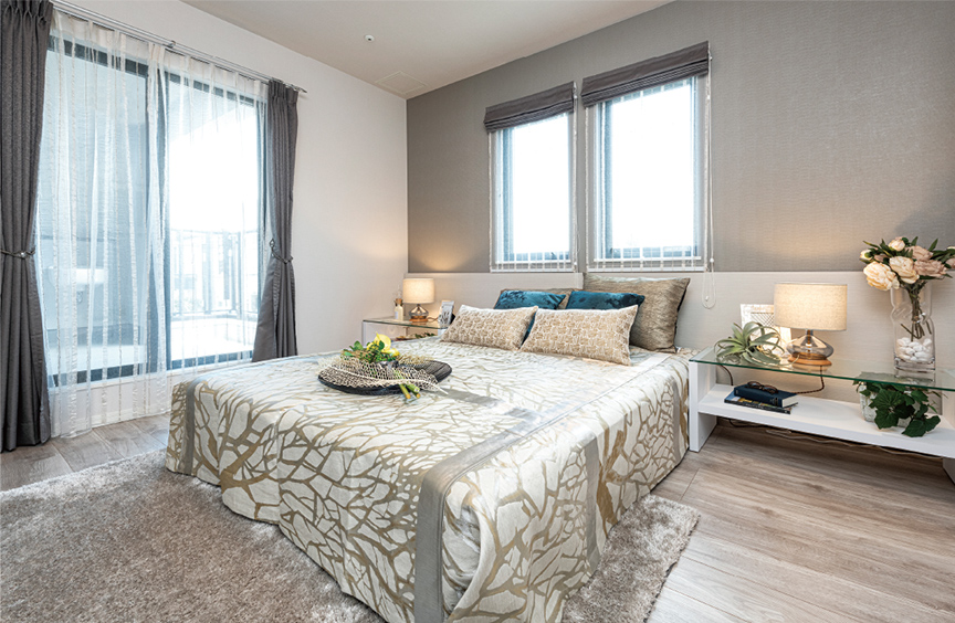 MASTER BEDROOM