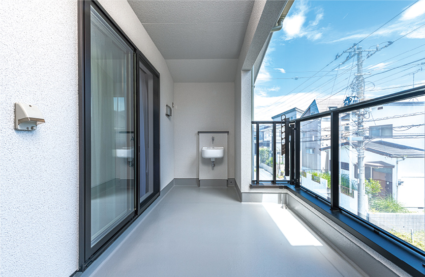 ROOF BALCONY
