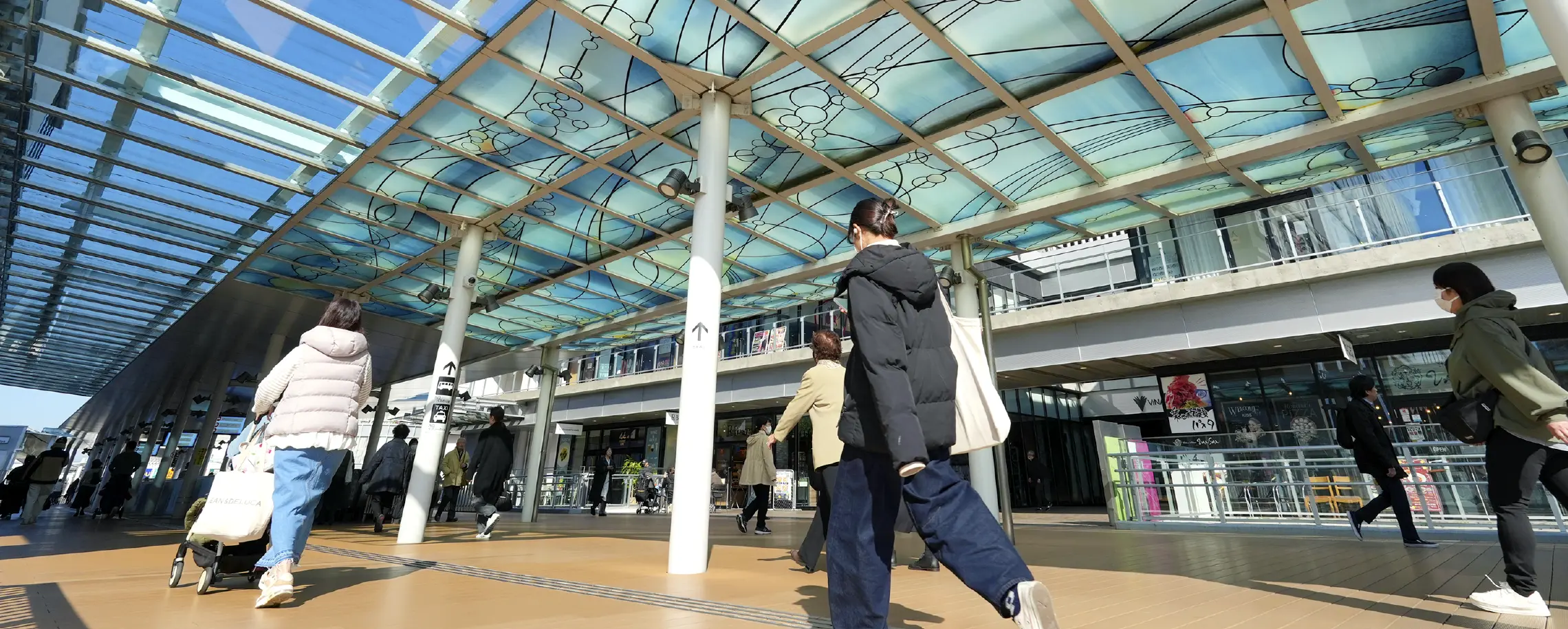 駅間自由通路(徒歩4分/約260m)