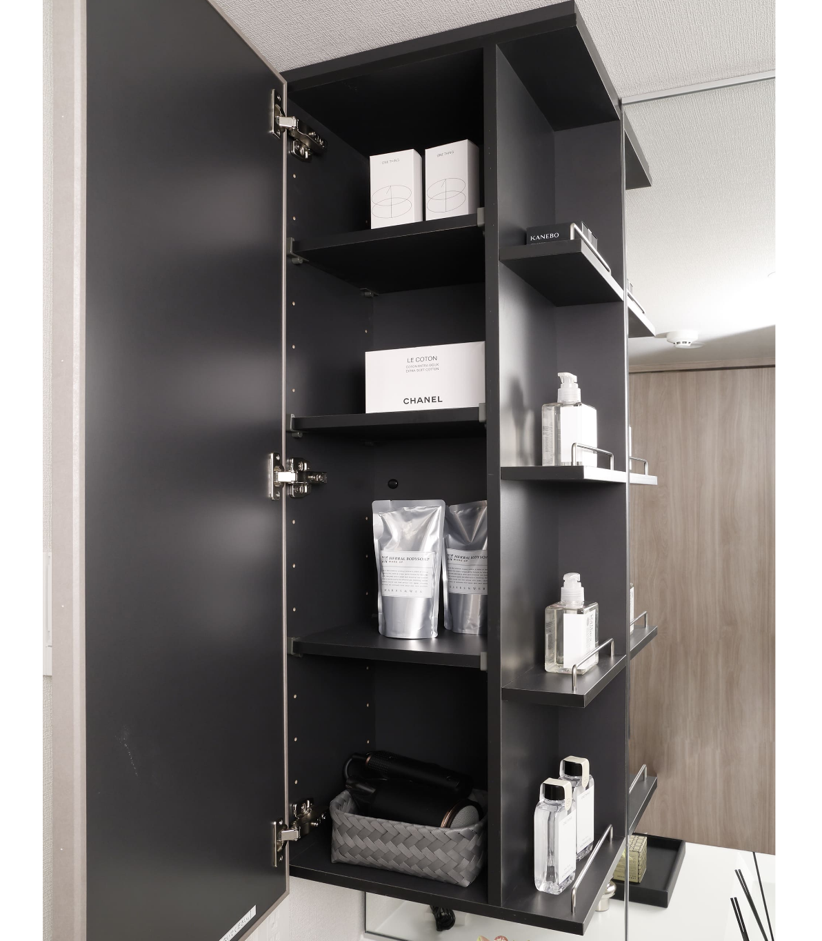 オープン棚付きキャビネット